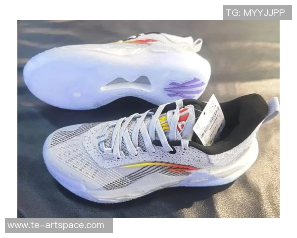 足球球星专属礼物推荐送给球迷的完美选择与创意灵感